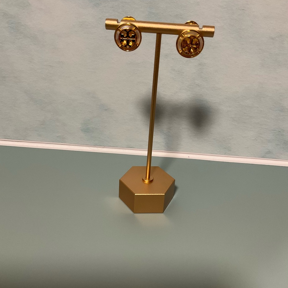 Gold earrings